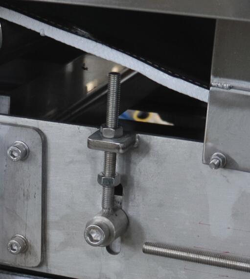 contact cooker belt height adjusting device