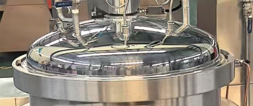 Pressure cooker lid locking system