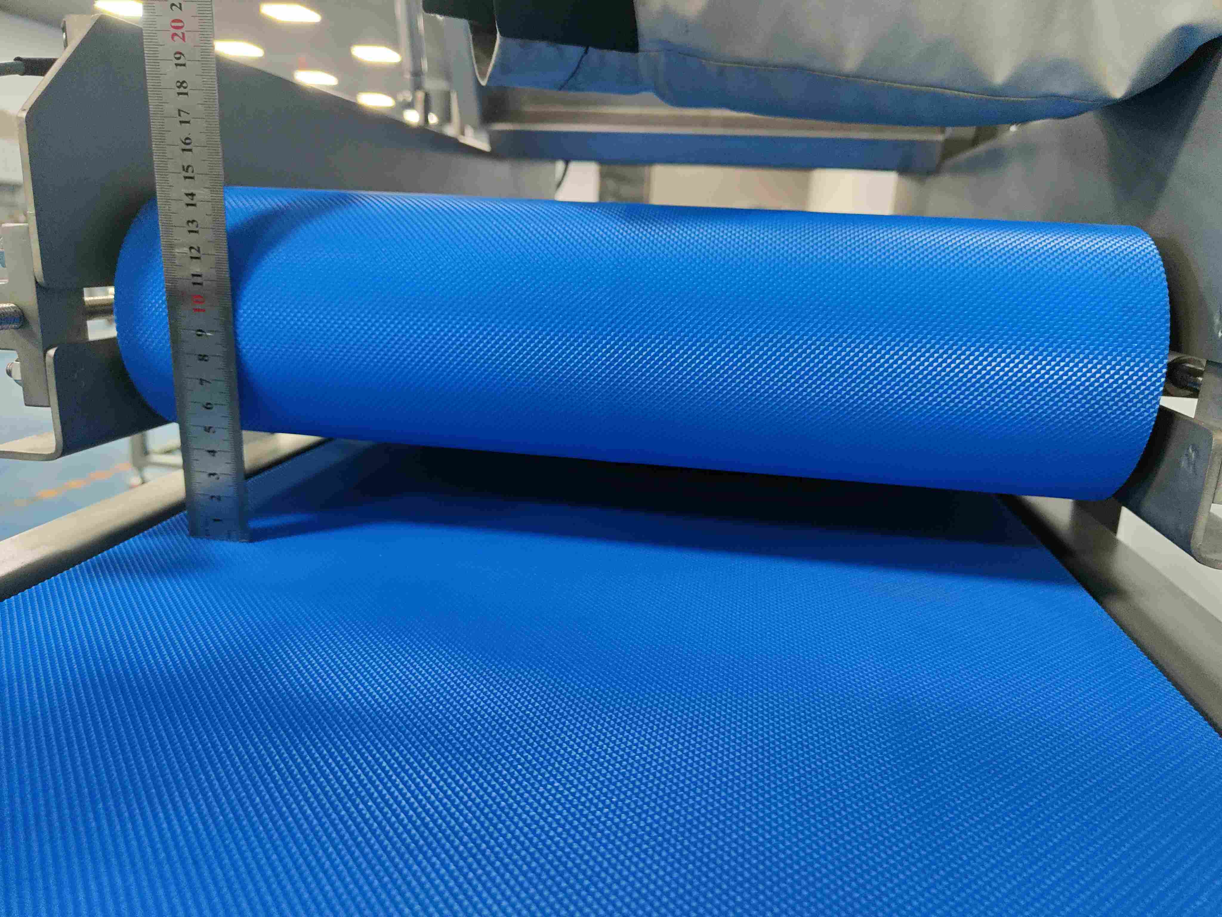 YY600-II-Industrial-Chicken-Flattener-8-Roller-System-SUS304
